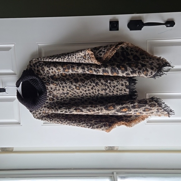Leopard Print Turtleneck Poncho - Picture 1 of 4